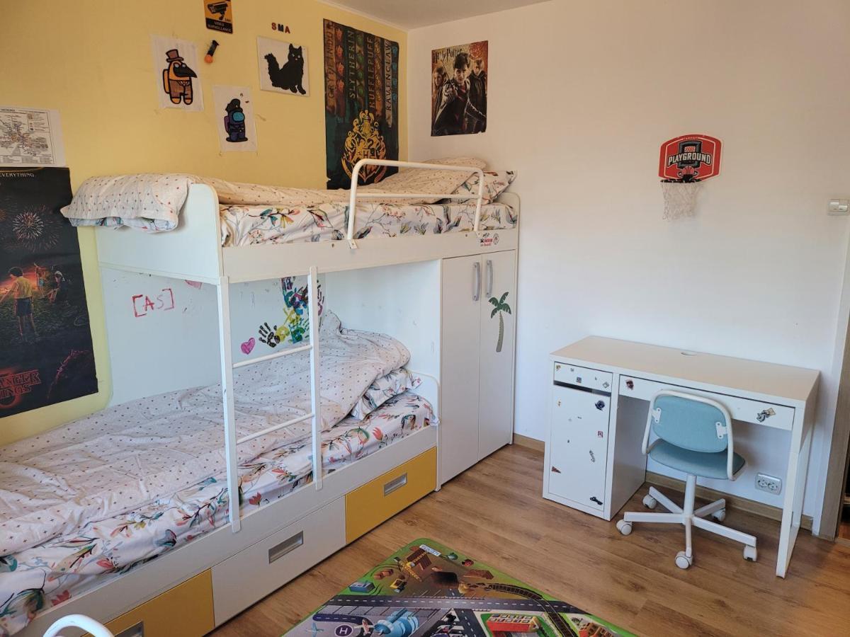 Family Friendly With Kids Room, Quiet And Peaceful Bukares Bagian luar foto